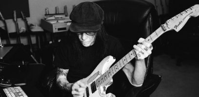 Mick Mars 0125